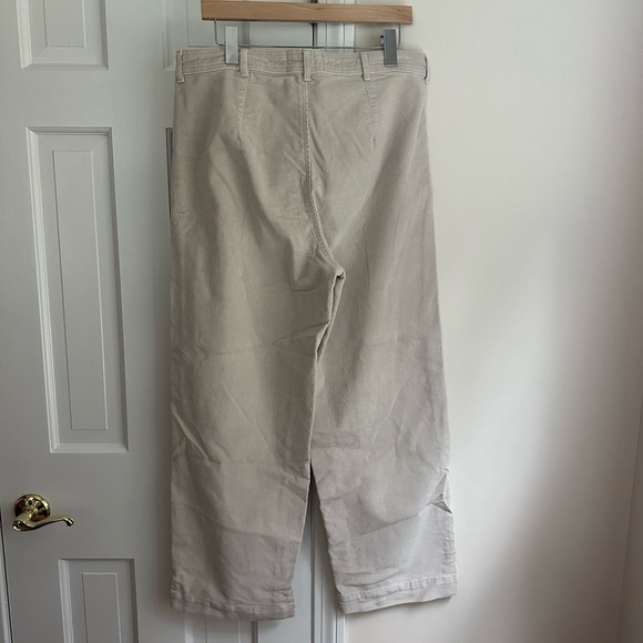 Everlane Cream Chinos - Picture 2 of 5
